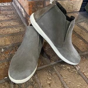 Olukai boots